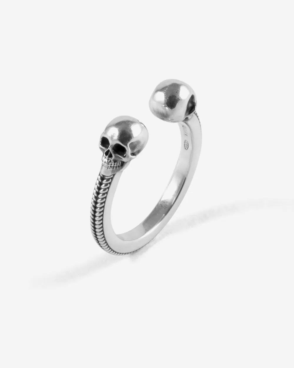 Nove25 Anello Backbone In Argento Con Teschi