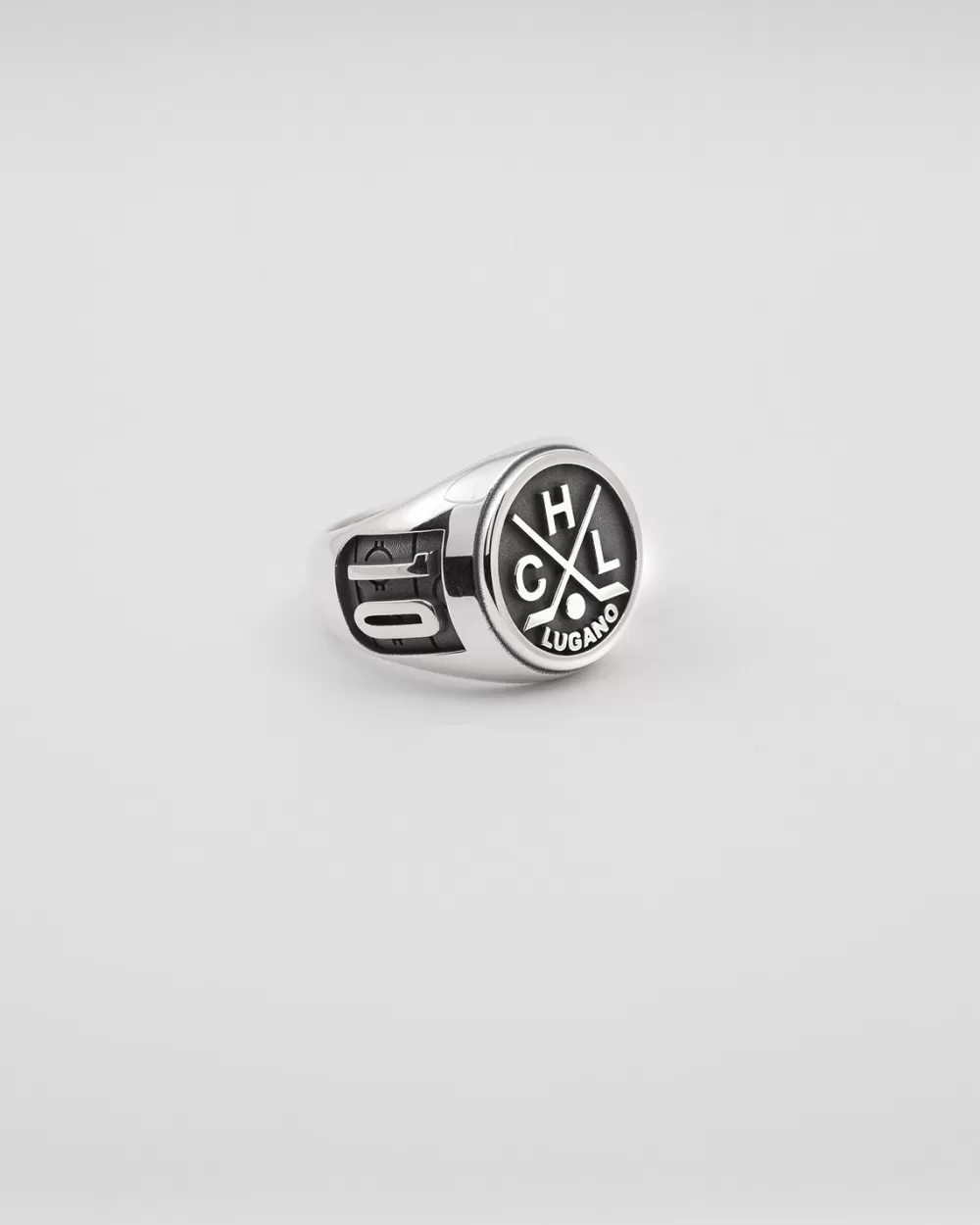 Nove25 Anello Celebrativo Con Decori Hcl
