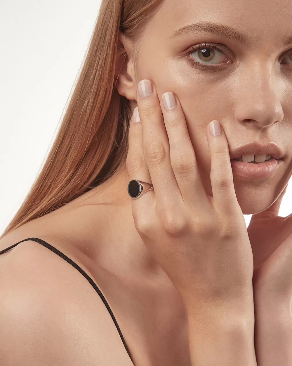 Nove25 Anello Chevalier Ovale In Argento Con Smalto Nero