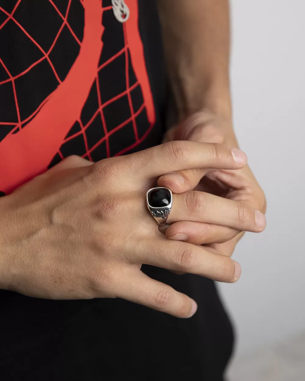 Nove25 Anello Chevalier Vision Of Super Con Pietra Nera