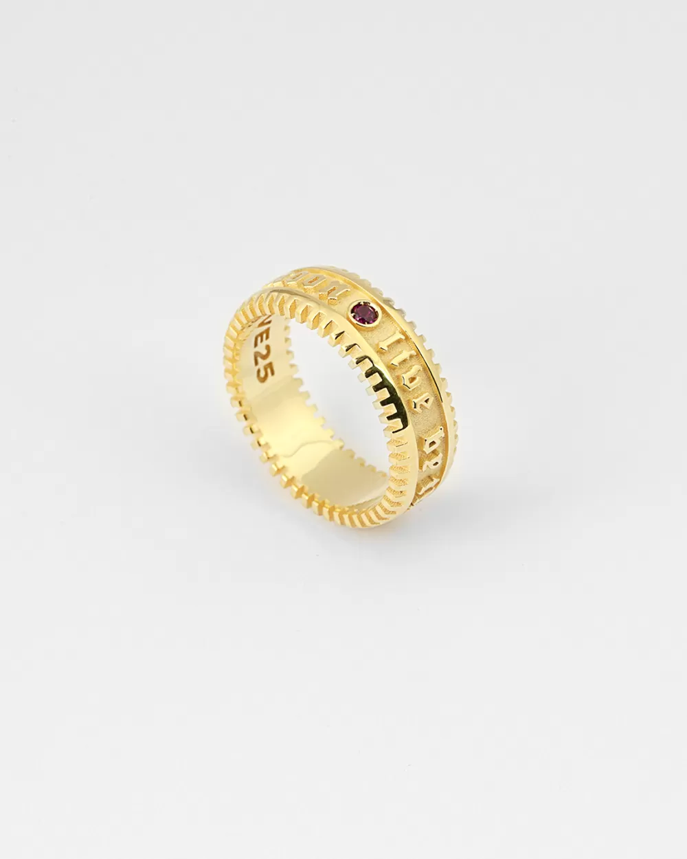 Nove25 Anello Fascia La Fortuna Placcata Oro Con Pietra Rossa