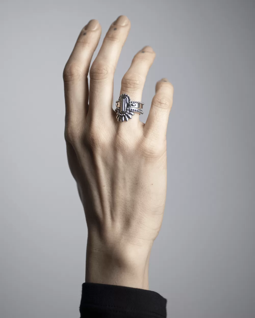 Nove25 Fedina Decorata Etnica In Argento