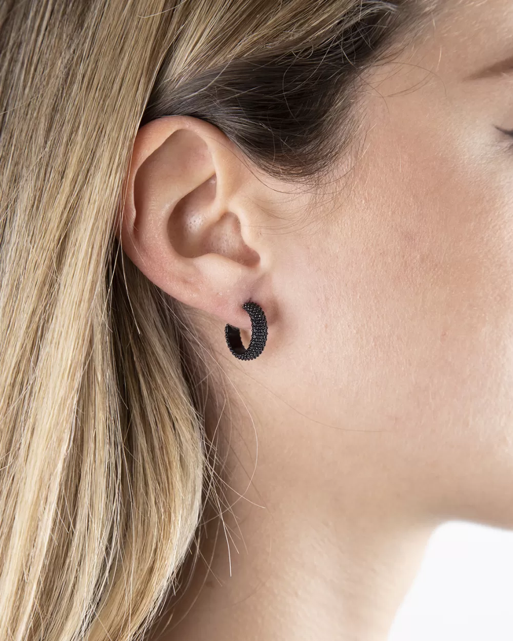 Nove25 Orecchino A Cerchio Piccolo Puntinato Total Black