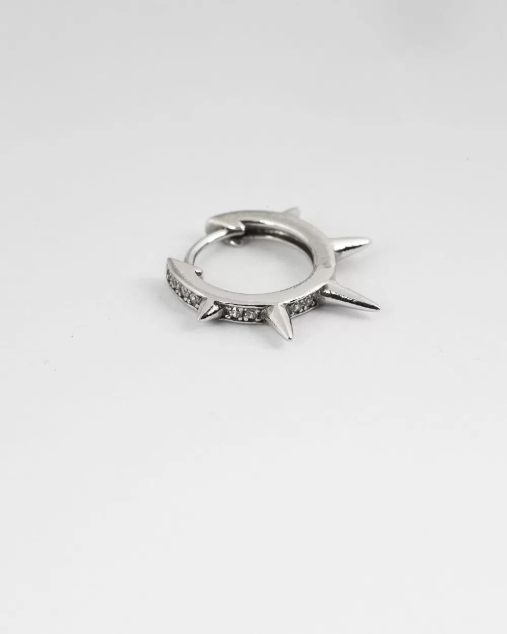 Nove25 Orecchino Singolo Cerchio Multispike Con Zirconia Cubica / Galvanica Rodio Lucido