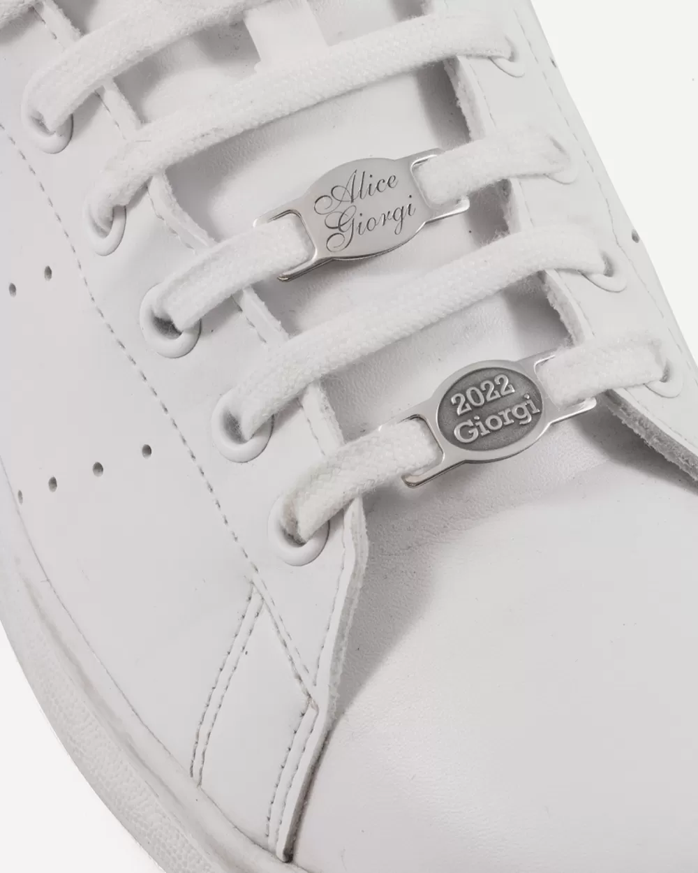 Nove25 Sneaker Lace Tag Targa Ovale