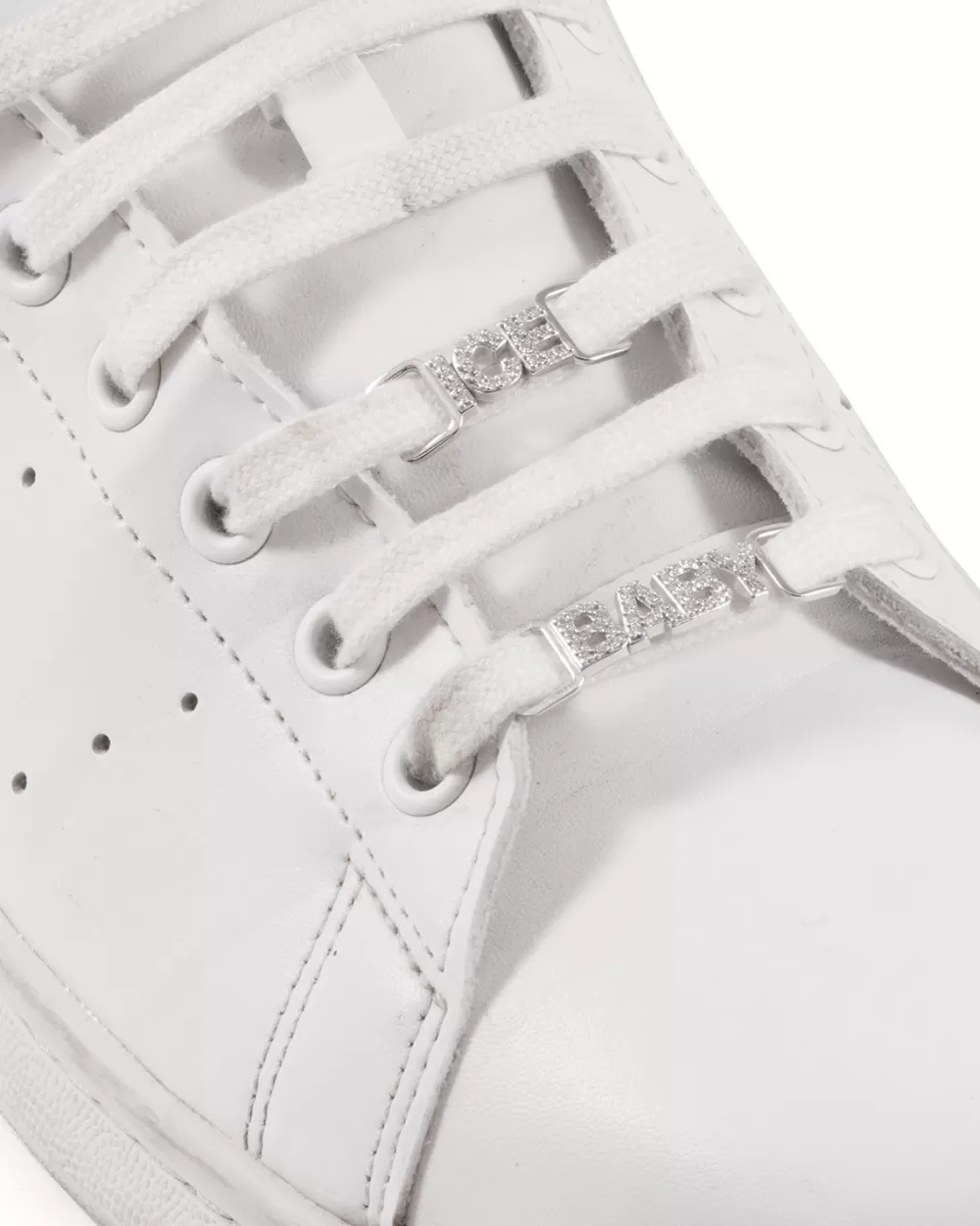 Nove25 Sneaker Lace Tag Zirconato